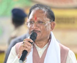 जनचौपाल में मुख्यमंत्री ने सुनी जनता की बात, विकास कार्यों की दी सौगात जनचौपाल में मुख्यमंत्री ने सुनी जनता की बात, विकास कार्यों की दी सौगात