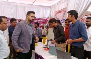 सिंघनपुर में आयोजित समाधान शिविर में कलेक्टर ने आवेदनों के निराकरण की स्थिति का लिया जायजा