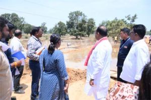  उप मुख्यमंत्री  अरुण साव के बस्तर प्रवास का दूसरा दिन : मिशन अमृत, राष्ट्रीय राजमार्ग और तालाब सौंदर्यीकरण कार्यों का किया निरीक्षण