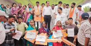  अभनपुर विकासखंड के परसदा सोंठ में जनसमस्या निवारण शिविर