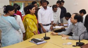  कलेक्टर ने जनदर्शन में सुनी लोगों की समस्याएं