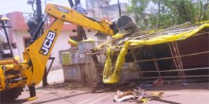  कलेक्टर जनदर्शन की शिकायत पर निगम की बड़ी कार्रवाई, अवैध कब्जा हटाकर सड़क कराई मुक्त