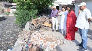  महापौर मीनल चौबे ने किया सफाई अभियान का निरीक्षण
