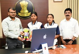  सुकमा की बेटियों ने 'खेलो इंडिया नेशनल ट्राइबल गेम्स' फुटबॉल में जीता गोल्ड