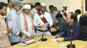  कलेक्टर ने जनदर्शन में सुनी लोगों की समस्याएं