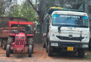 बालोद में रेत और मिट्टी का अवैध परिवहन करते 3 वाहन जब्त 