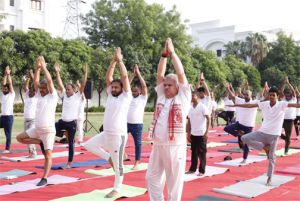 ‘योग वैश्विक कल्याण और आत्मीय शांति का मार्ग’ ‘योग वैश्विक कल्याण और आत्मीय शांति का मार्ग’