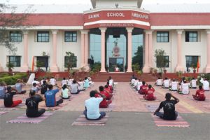  सैनिक स्कूल अंबिकापुर में उत्साहपूर्वक मनाया गया अंतर्राष्ट्रीय योग दिवस