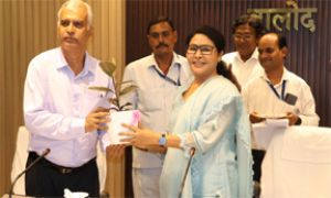 कलेक्टर ने तहसीलदार श्री आशुतोष शर्मा के पदोन्नति पर दी हार्दिक बधाई एवं शुभकामनाएं कलेक्टर ने तहसीलदार श्री आशुतोष शर्मा के पदोन्नति पर दी हार्दिक बधाई एवं शुभकामनाएं