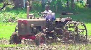  रबर टायर के बिना आयरन केजव्हील ट्रैक्टरों के सड़क पर संचालन पर सख्ती