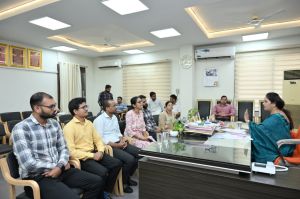 वित्तीय नियमों के नाम पर फाइलों को अटकाना और आवश्यक कार्यों को रोकना कतई बर्दाश्त नहीं: महापौर 