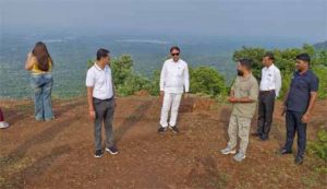  छत्तीसगढ़ पर्यटन मंडल के प्रबंध संचालक विवेक आचार्य और अध्यक्ष नीलू शर्मा ने प्रमुख पर्यटन स्थल राजमेरगढ़ का किया दौरा
