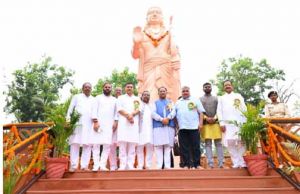  मातृशक्ति एवं प्रकृति के प्रति श्रद्धा का अनुपम संगम : मुख्यमंत्री ने "राम वाटिका" में किया रुद्राक्ष का पौधारोपण