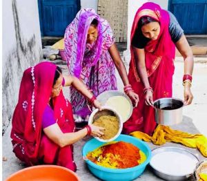 ’अचार के स्वाद में घुली आत्मनिर्भरता, बिहान ने बदली माँ जगदंबा समूह की महिलाओं की जिंदगी’ ’अचार के स्वाद में घुली आत्मनिर्भरता, बिहान ने बदली माँ जगदंबा समूह की महिलाओं की जिंदगी’