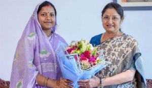  केंद्रीय महिला एवं बाल विकास मंत्री अन्नपूर्णा देवी से मंत्री लक्ष्मी राजवाड़े ने की सौजन्य भेंट