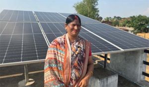  पीएम सूर्य घर मुफ्त बिजली योजना से अनीता चौधरी बनीं ऊर्जादाता