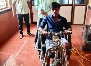  मोटराइज्ड ट्रायसायकल वितरण योजना: दिव्यांग श्री कलेश ओगरे को मिला मोटराइज्ड ट्रायसायकल