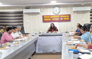 अवार्ड पारित प्रकरणों में रिकॉर्ड दुरुस्ती का कार्य करें पूर्ण – कलेक्टर अवार्ड पारित प्रकरणों में रिकॉर्ड दुरुस्ती का कार्य करें पूर्ण – कलेक्टर