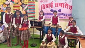  सुरों की धुन पर संवरता बचपन