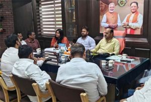  सभापति सूर्यकान्त राठौड़ ने  निराश्रित पेंशन हितग्राहियों को सुविधाजनक तरीके से पेंशन प्रदान करने के  दिए निर्देश