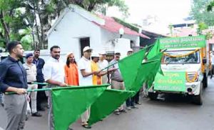  वित्त मंत्री ओपी चौधरी ने निःशुल्क पौधा वितरण वैन को दिखाई हरी झंडी