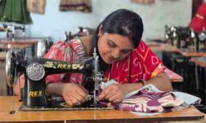 मुख्यमंत्री कौशल विकास योजना से बदली नीलिमा की जिंदगी मुख्यमंत्री कौशल विकास योजना से बदली नीलिमा की जिंदगी