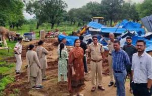  बुलडोजर चलाकर शासकीय घास भूमि से हटाया गया अतिक्रमण