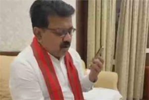  कुलगाम आतंकी हमले के पीड़ितों के परिजनों से उप मुख्यमंत्री  विजय शर्मा ने की बात