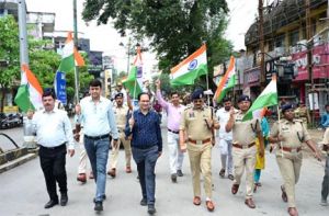 तिरंगे के रंग में रंगा बिलासपुर, पुलिस ग्राउंड से अग्रसेन चौक तक निकली भव्य तिरंगा रैली