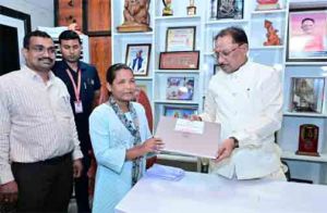  दृष्टिबाधा नहीं बनी बाधा, जयमंती के सपनों को मिली डिजिटल उड़ान