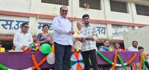 रुआबांधा विद्यालय के विद्यार्थियों को स्कॉलरशिप देकर बढ़ाया हौसला