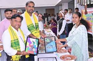  जनजातीय कारीगरों के हुनर को मिलेगा व्यापक बाजार, 20 कलाकारों एवं कारीगरों ने लगाए स्टॉल