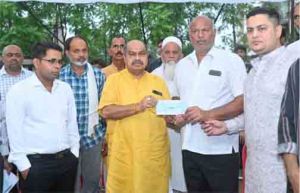  विधायक पुरन्दर मिश्रा ब्लू वाटर हादसे में मृत युवक मोहम्मद आदिल के मौदहापारा स्थित घर पहुंचे