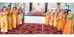 चौबे कॉलोनी केंद्र की महिलाओं ने निकाली आषाढ़- श्रावण मास वारी