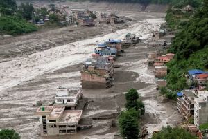 नेपाल बाढ़...चाय पीने के लिए रुके और बच गई  माना के पांच दोस्तों की जान