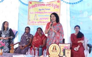 कलेक्टर ने अपने जन्मदिन के अवसर पर वनांचल के ग्राम नंगूटोला के स्कूली बच्चों को दिया न्योता भोज