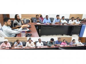 नगरीय क्षेत्रों में पंडाल एवं अस्थाई संरचना निर्माण को लेकर कलेक्टर की अध्यक्षता में बैठक संपन्न