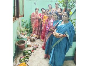 महाराष्&zwj;ट्र मंडल के बूढ़ापारा केंद्र की महिलाओं ने की कमरछट पूजा
