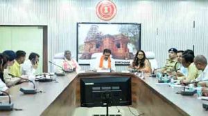  उप मुख्यमंत्री विजय शर्मा ने कबीरधाम में ली गौ सेवकों एवं अधिकारियों की बैठक