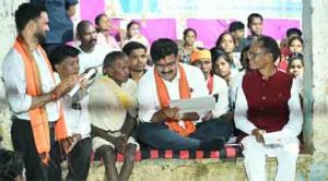  उप मुख्यमंत्री विजय शर्मा ने मुड़घुसरी में 1.48 करोड़ रुपए के तीन सड़क का किया भूमिपूजन