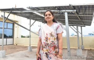बदलाव की कहानी- सेवा और सुशासन के साथ पीएम सूर्य घर योजना से जगमगाया वरुणी का घर, आधा हुआ बिजली बिल बदलाव की कहानी- सेवा और सुशासन के साथ पीएम सूर्य घर योजना से जगमगाया वरुणी का घर, आधा हुआ बिजली बिल