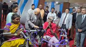 सेवा की कहानी : सहायक उपकरणों से दिव्यांगजनों को मिला संबल, आत्मनिर्भरता की ओर बढ़ा कदम सेवा की कहानी : सहायक उपकरणों से दिव्यांगजनों को मिला संबल, आत्मनिर्भरता की ओर बढ़ा कदम