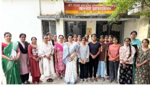 राज्य महिला आयोग की अध्यक्ष डॉ. ममता साहू ने किया कन्या छात्रावास का औचक निरीक्षण