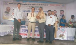  सेवा संकल्प अभियान में पारंपरिक वैद्यों का सम्मान