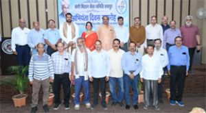 रायपुर नगर निगम के 25 सेवानिवृत्त वरिष्ठ अभियंताओं का सम्मान रायपुर नगर निगम के 25 सेवानिवृत्त वरिष्ठ अभियंताओं का सम्मान