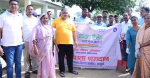  मंत्री राजेश अग्रवाल ने थामी बेलचा और झाड़ू, श्रमदान कर दिया स्वच्छता और जनभागीदारी का संदेश