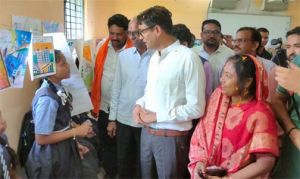  वित्त मंत्री  ओ.पी. चौधरी ने पंचपारा में विद्यार्थियों की प्रतिभा को सराहा