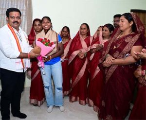 एशिया कप विजेता गीता यादव से मिले उप मुख्यमंत्री विधायक  विजय शर्मा
