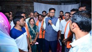  महानदी में बढ़ते जलस्तर से प्रभावित गांवों में पहुंचे वित्त मंत्री ओ.पी. चौधरी