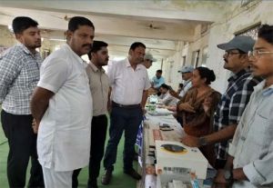  सेवा संकल्प शिविर में बी-1 और आबादी पट्टे वितरित